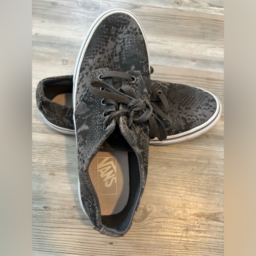 Vans Women’s Size 8 Snake Skin Print, Suede Sneakers